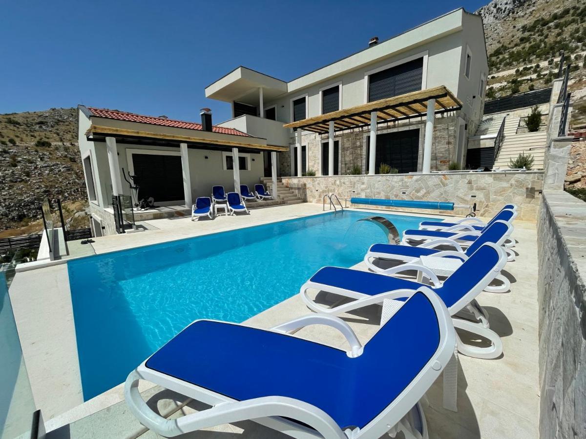 Bellavista Villa Ivanica ภายนอก รูปภาพ
